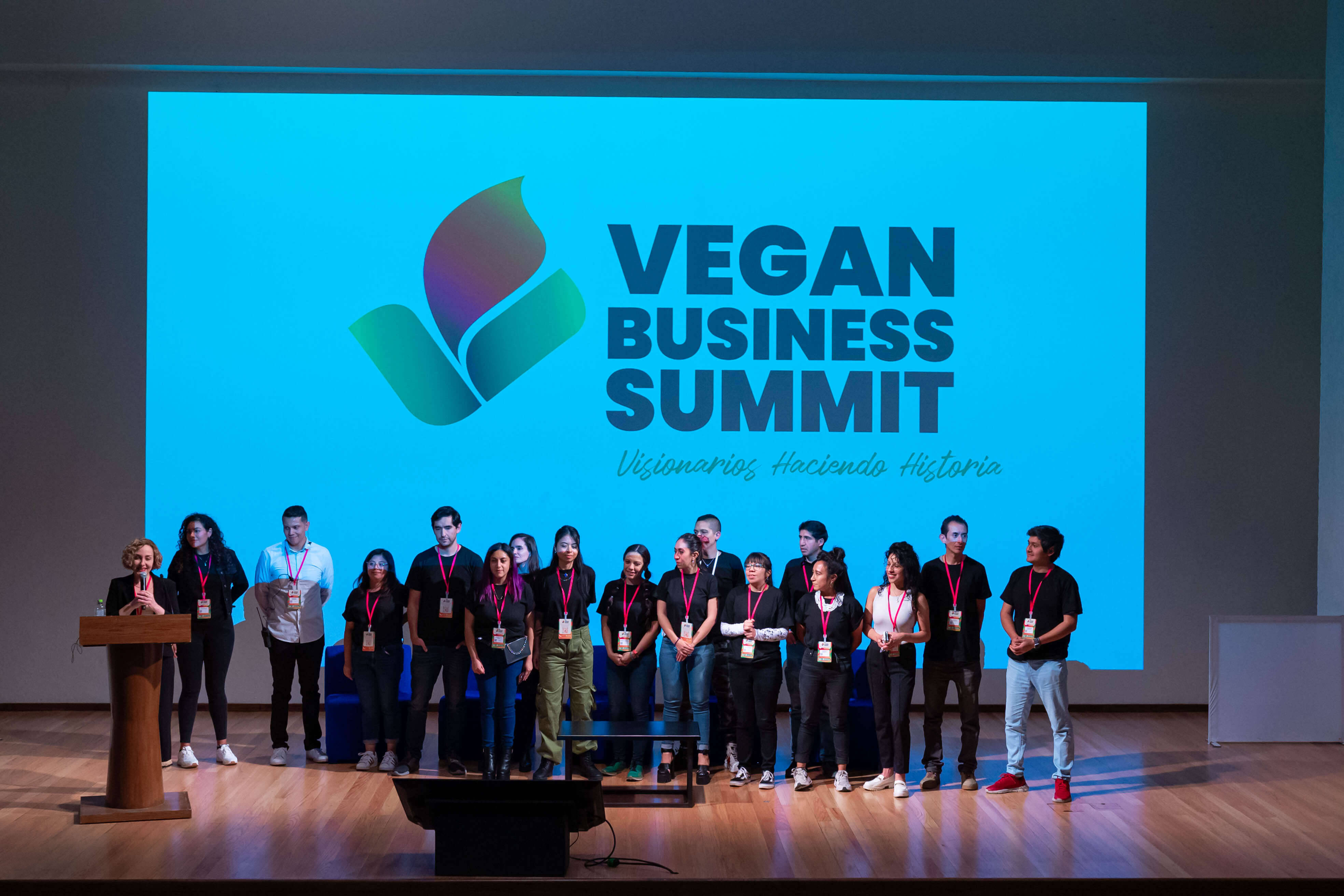 Asociación de Emprendedores Veganos de México hosting the Vegan Business Summit.